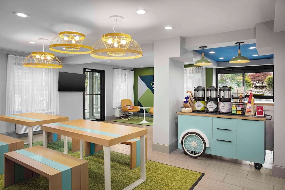 undefined Spark by Hilton Atlanta Cumberland Ballpark 6