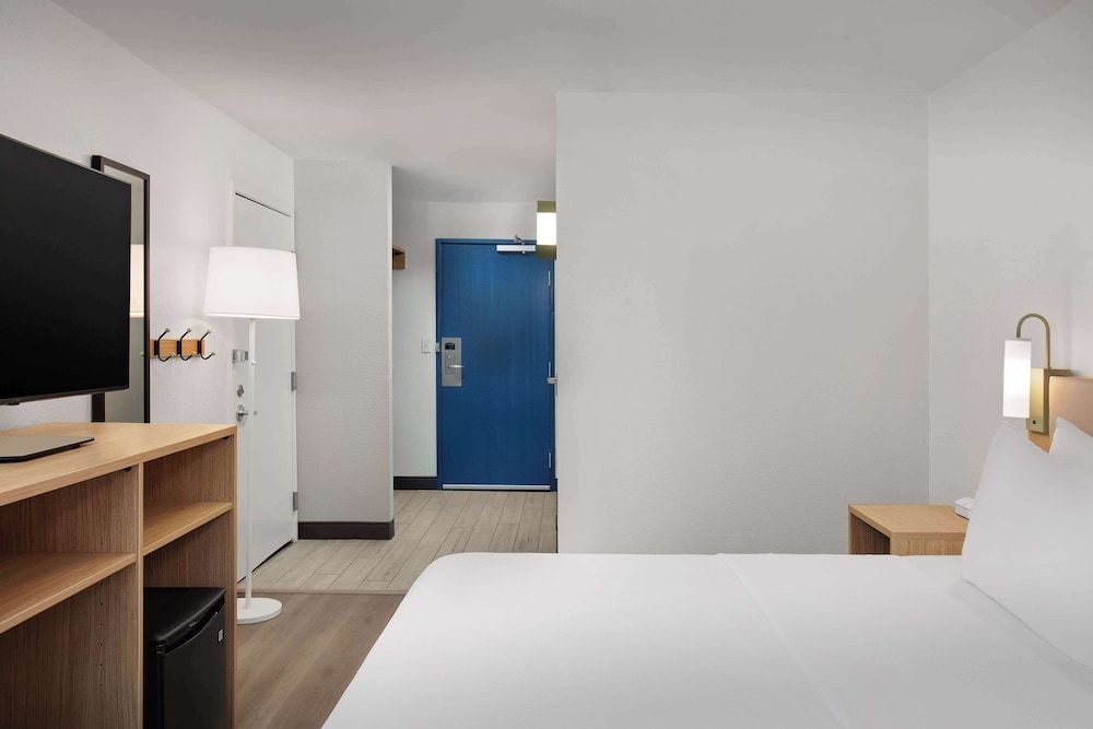 undefined Spark by Hilton Atlanta Cumberland Ballpark 2