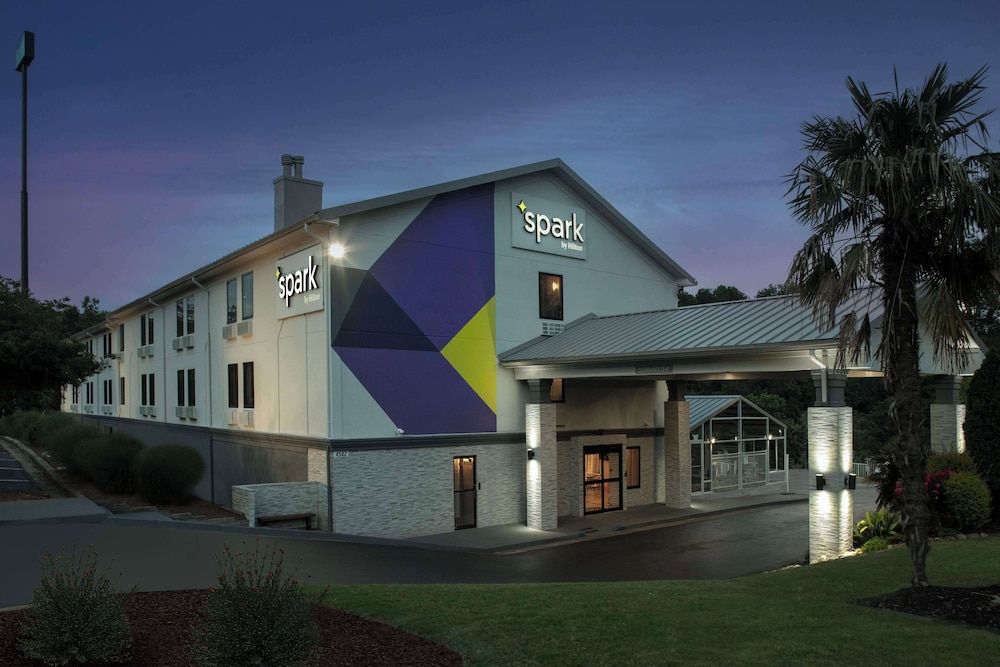 undefined Spark by Hilton Atlanta Cumberland Ballpark 4