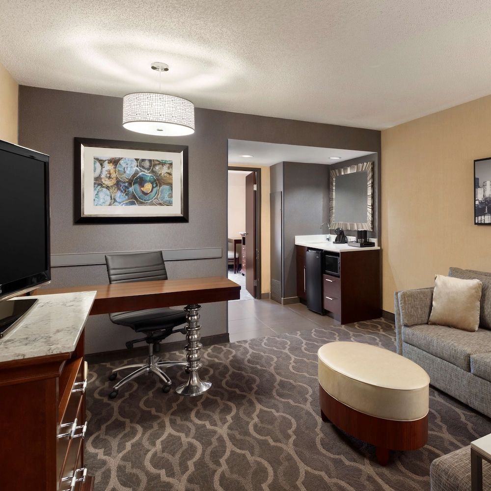 Premium Suite, 1 King Bed, Accessible, Bathtub