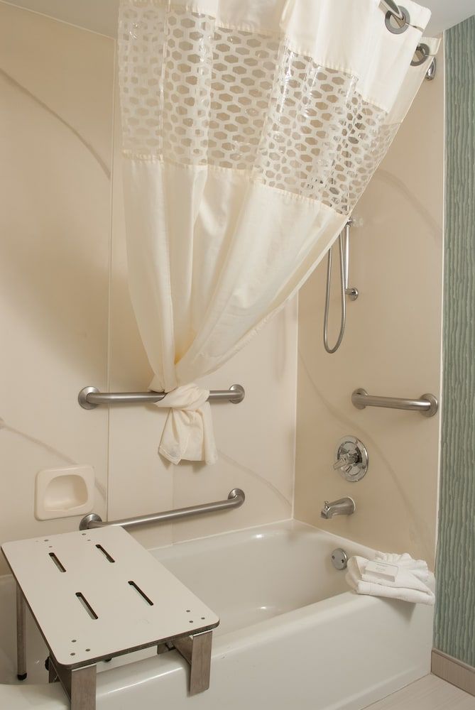 undefined Hampton Inn Atlanta-North Druid Hills 7