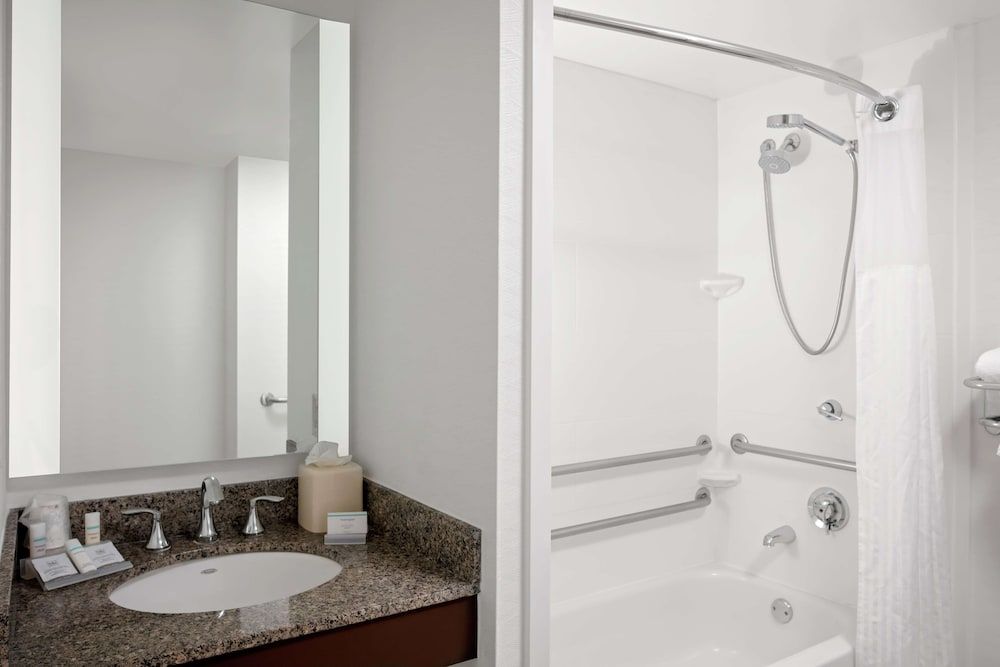 undefined Hilton Garden Inn Atlanta Perimeter Center 10