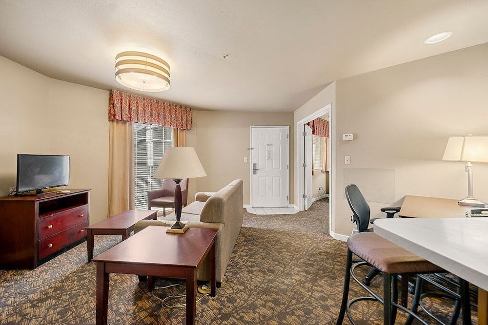 The 505 Collection Economy Triple Room, 2 Bedrooms 14