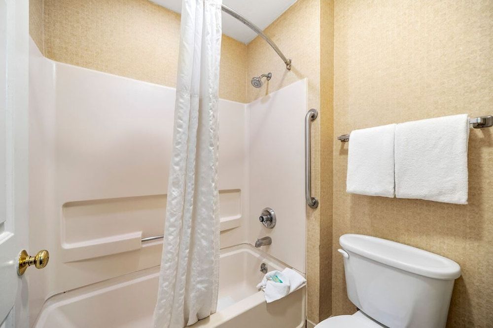 The 505 Collection Economy Triple Room, 2 Bedrooms 34