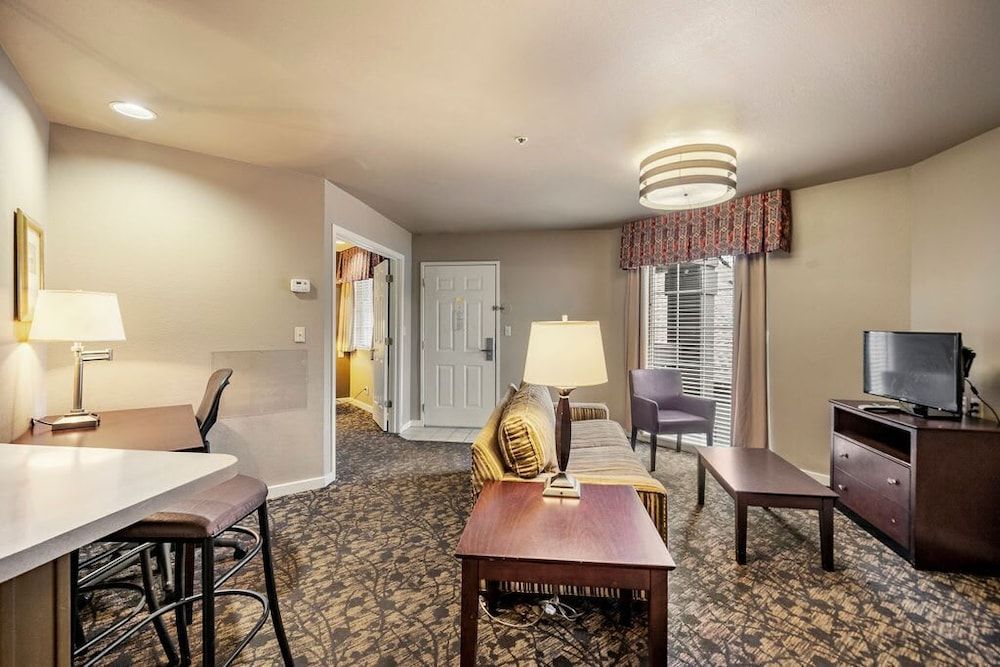 The 505 Collection Economy Triple Room, 2 Bedrooms 8