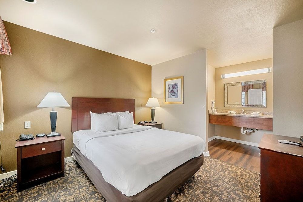 The 505 Collection Economy Triple Room, 2 Bedrooms 20