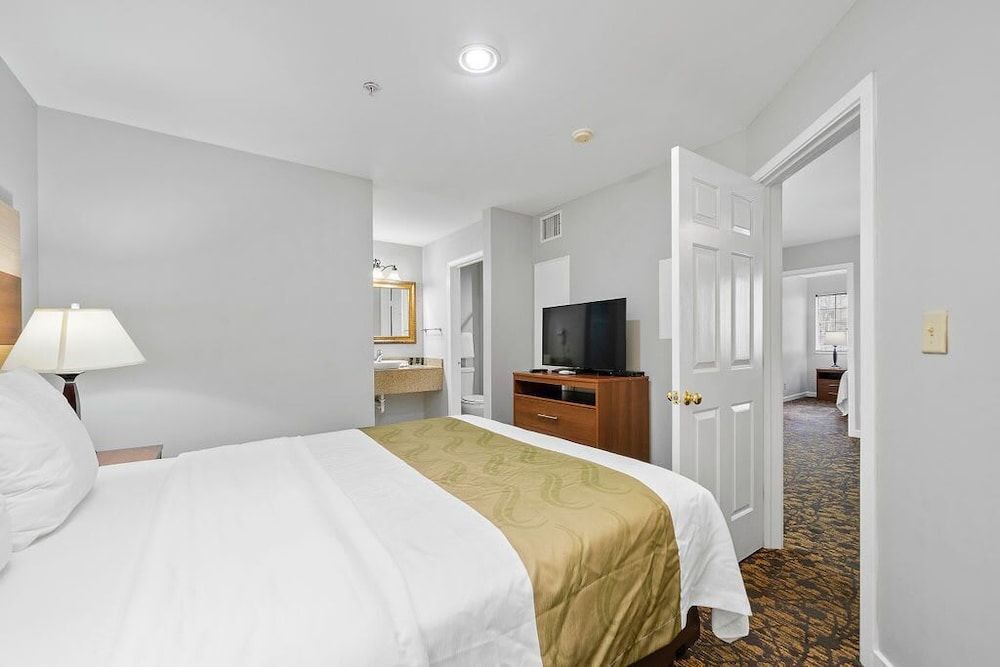 The 505 Collection Economy Triple Room, 2 Bedrooms 27