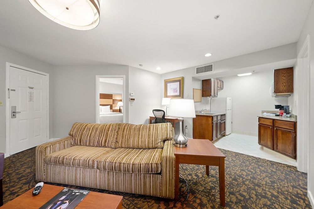 The 505 Collection Economy Triple Room, 2 Bedrooms 3