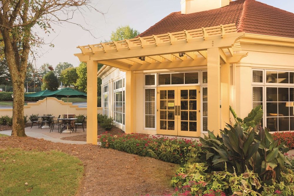 undefined La Quinta Inn & Suites by Wyndham Atlanta Ballpark/Galleria 8