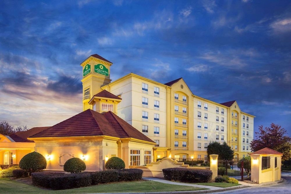 undefined La Quinta Inn & Suites by Wyndham Atlanta Ballpark/Galleria 10