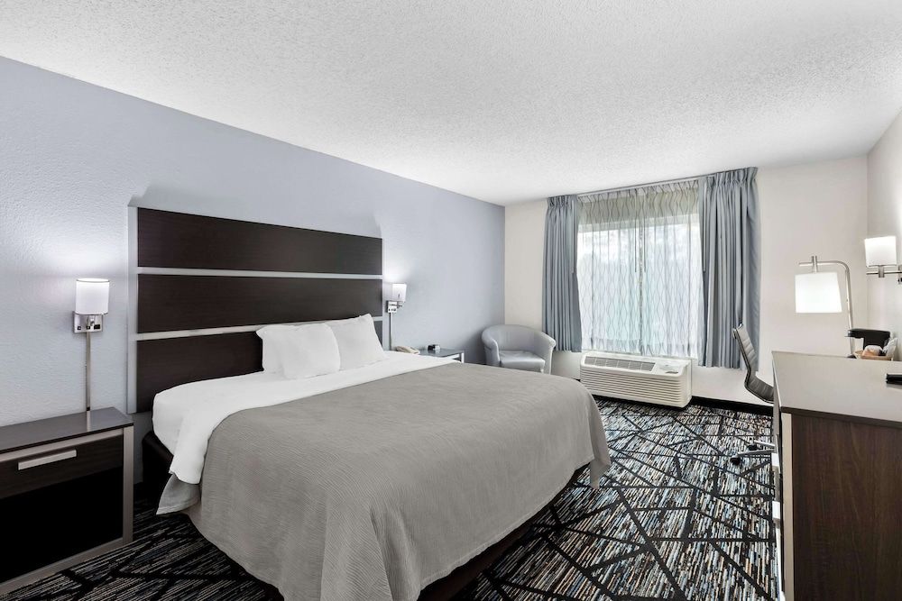 Standard Room, 1 King Bed, Non Smoking