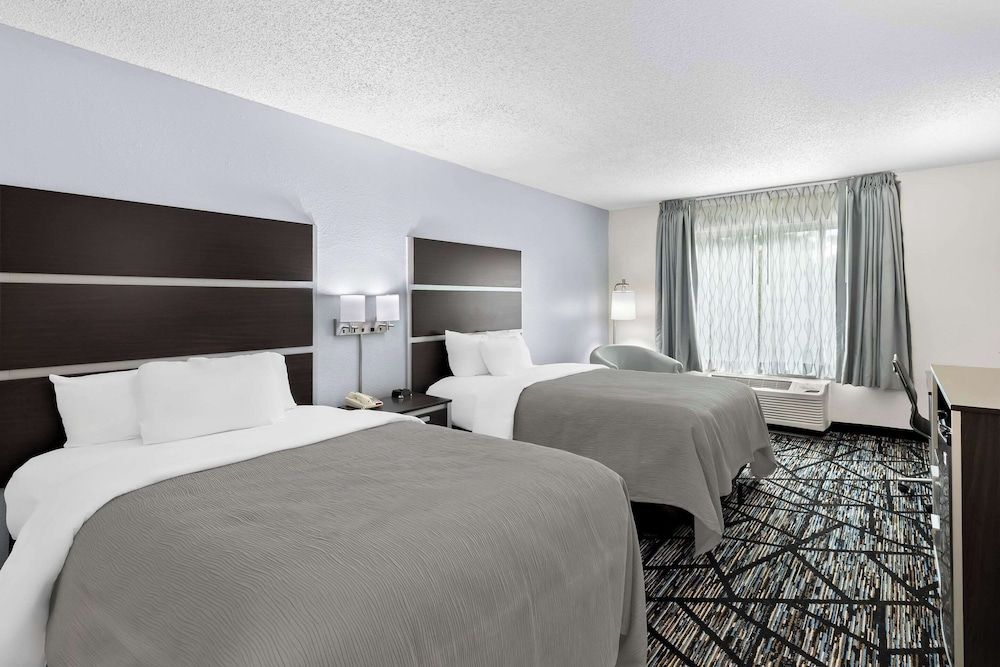 undefined Quality Inn Atlanta Northlake