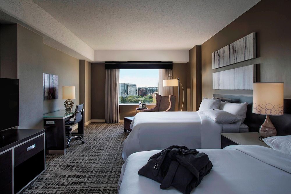 undefined Renaissance Atlanta Waverly Hotel & Convention Center 8