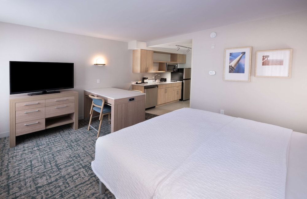 Deluxe Suite, 1 King Bed