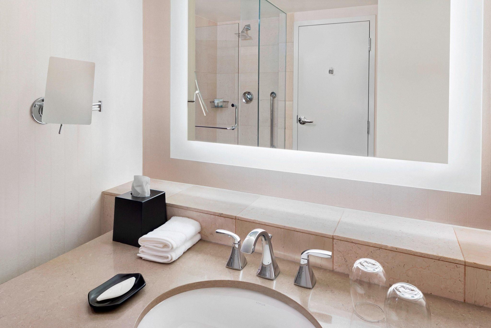 Executive Suite, 1 King