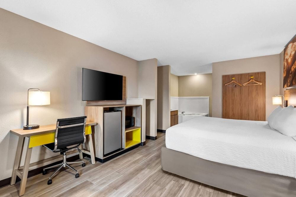 Studio Suite, 1 King Bed, Non Smoking