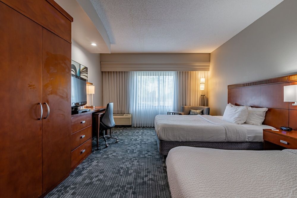 undefined Courtyard by Marriott Brunswick 4