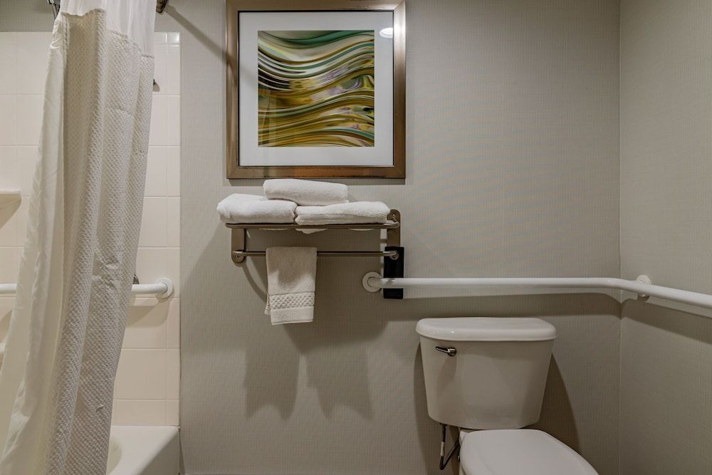 undefined Courtyard by Marriott Brunswick 9