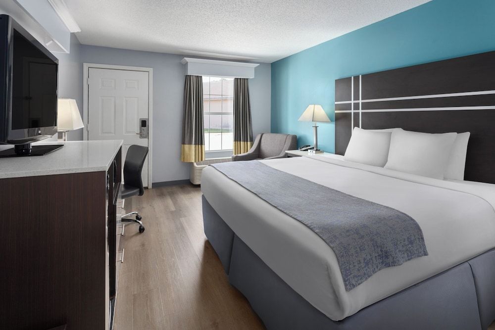 undefined Baymont by Wyndham Brunswick GA 8