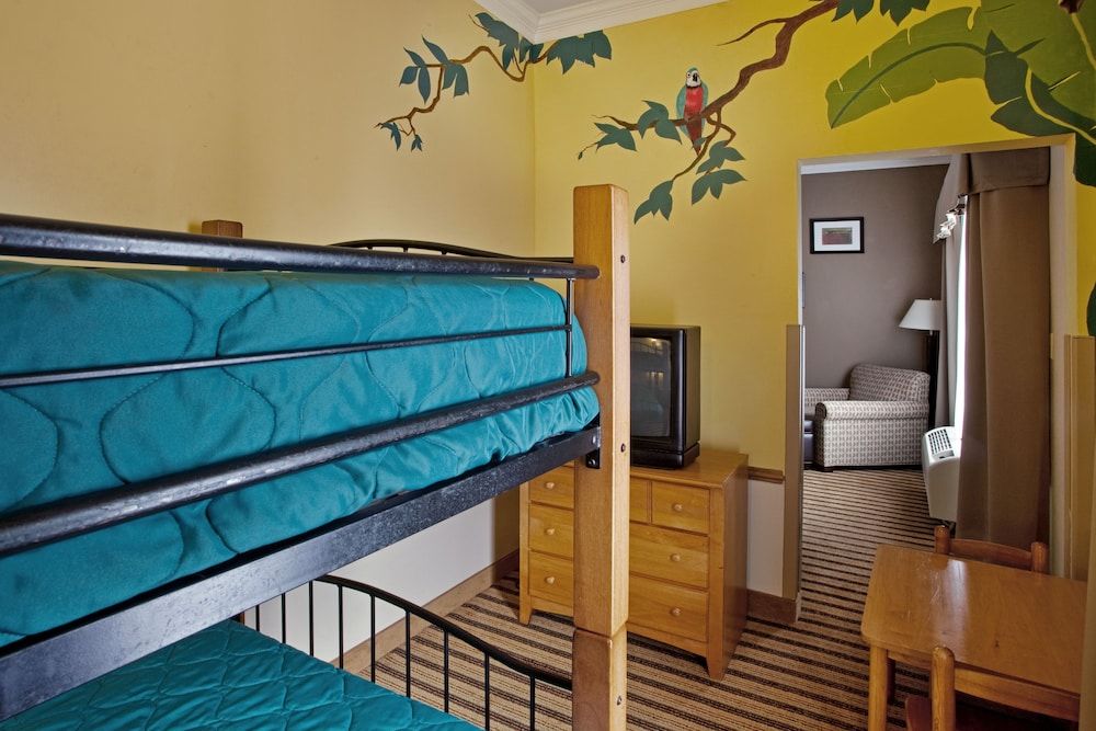 Suite, Multiple Beds