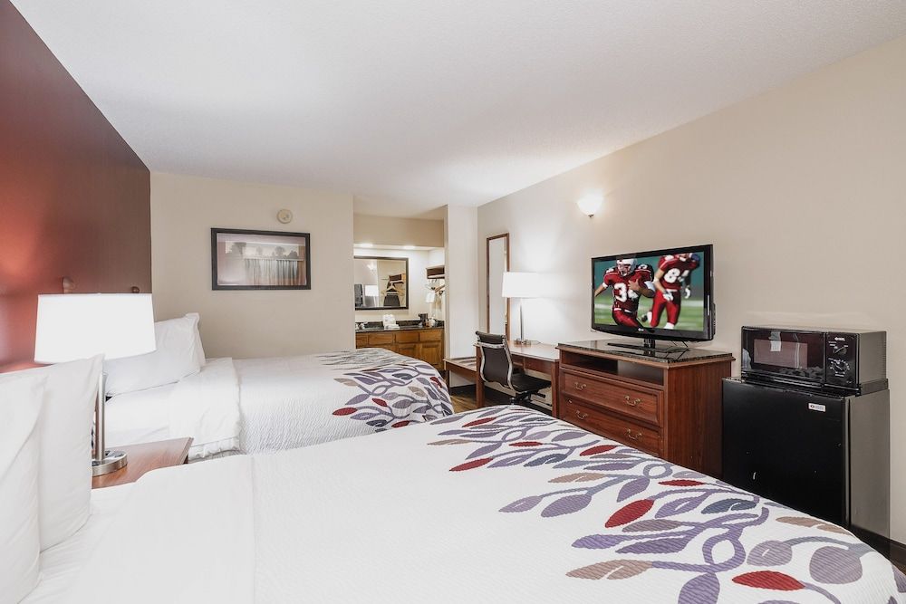 Red Roof Inn & Suites Calhoun Deluxe Room, 2 Double Beds, Non Smoking