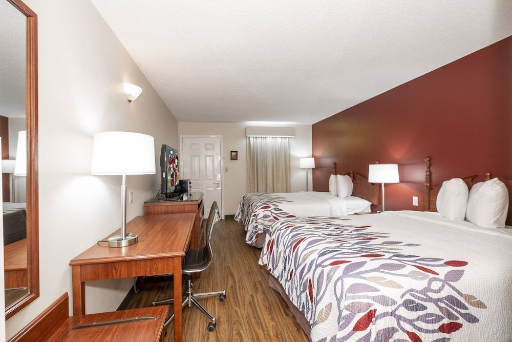 Red Roof Inn & Suites Calhoun Deluxe Room, 2 Double Beds, Non Smoking 2