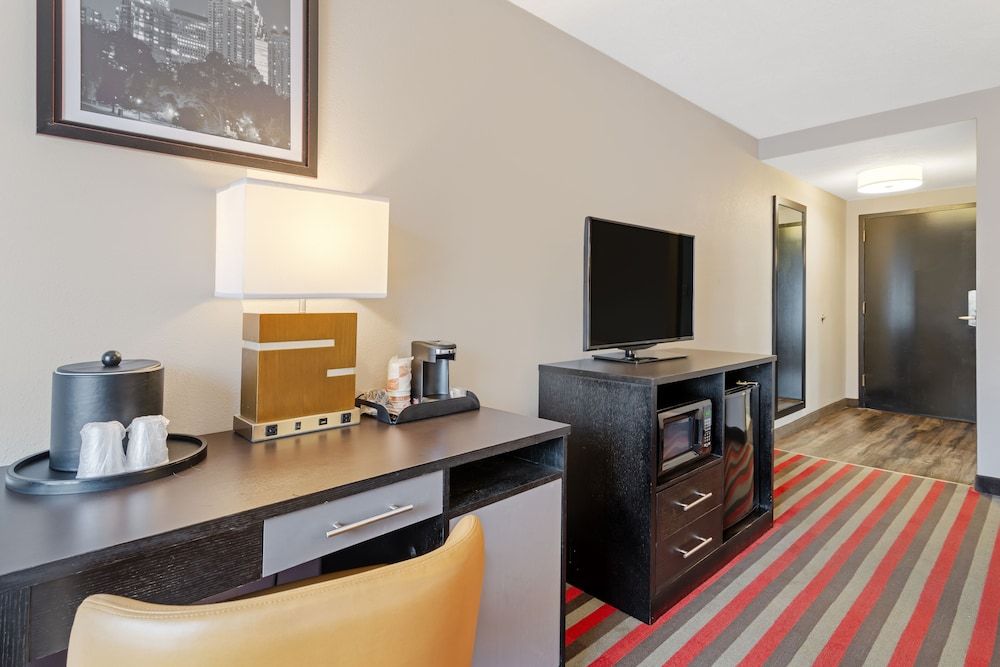 Room, 2 Queen Beds, Accessible, Non Smoking (Accessible Tub)
