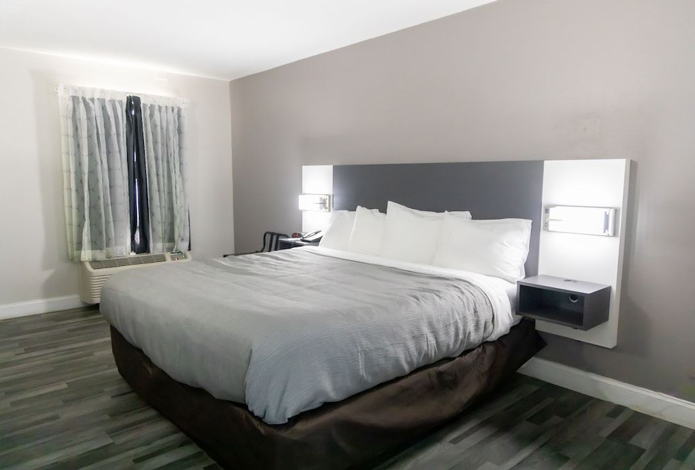 Standard Room, 1 King Bed, Non Smoking
