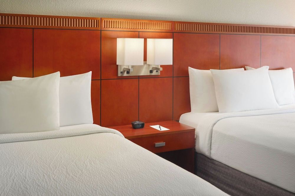 Room, 2 Double Beds, Non Smoking (Mobility Accessible, Roll-In Shower)