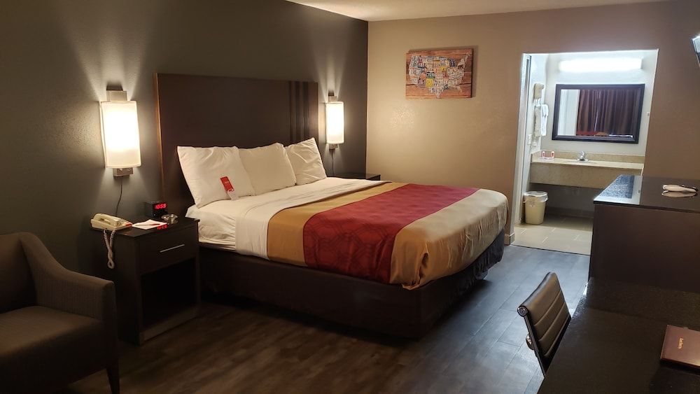Standard Room, 1 King Bed, Non Smoking