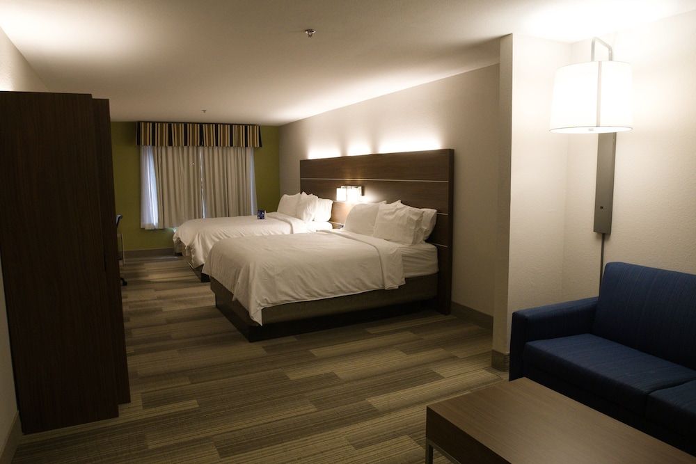 Suite, 2 Queen Beds