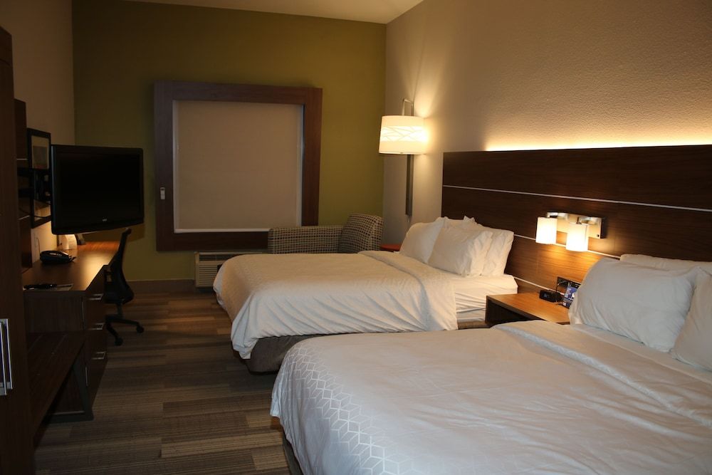 Standard Room, 1 King Bed, Accessible (Hearing, Mobility Tub)
