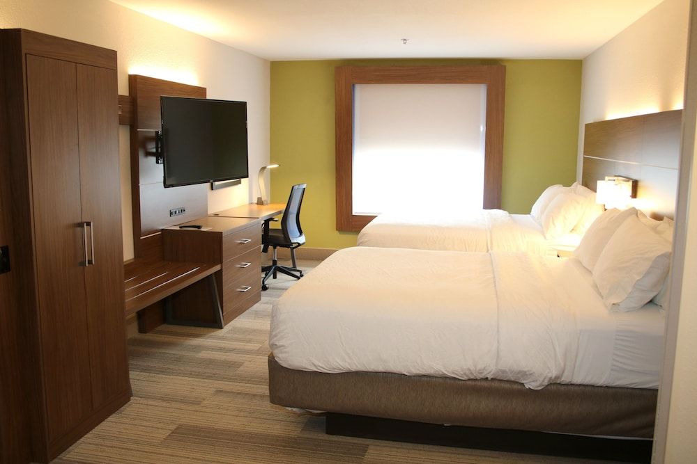 Standard Room, 2 Queen Beds, Accessible (Roll-In Shower)