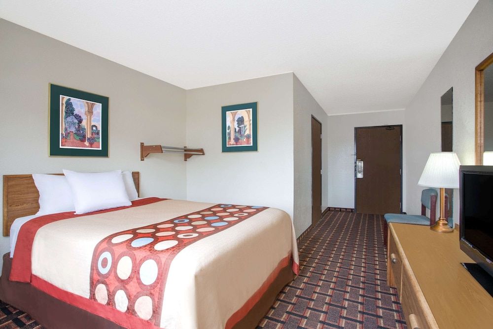 Standard Room, 1 King Bed