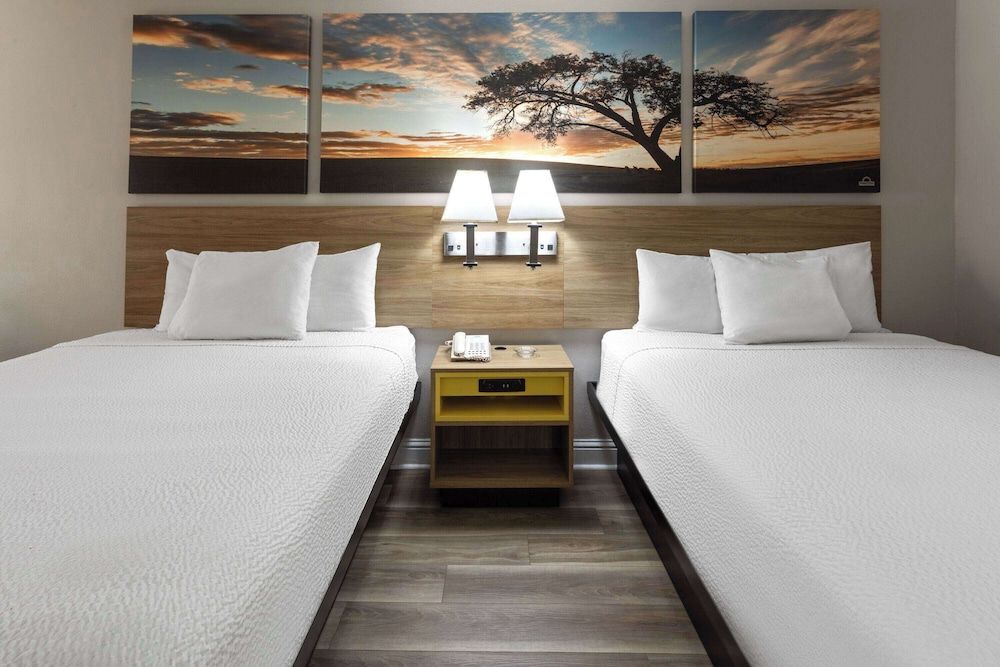 Standard Room, 2 Queen Beds, Smoking
