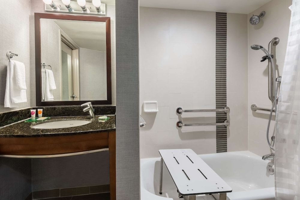 Hyatt Place Atlanta/Duluth/Johns Creek Room, Accessible, Bathtub 4