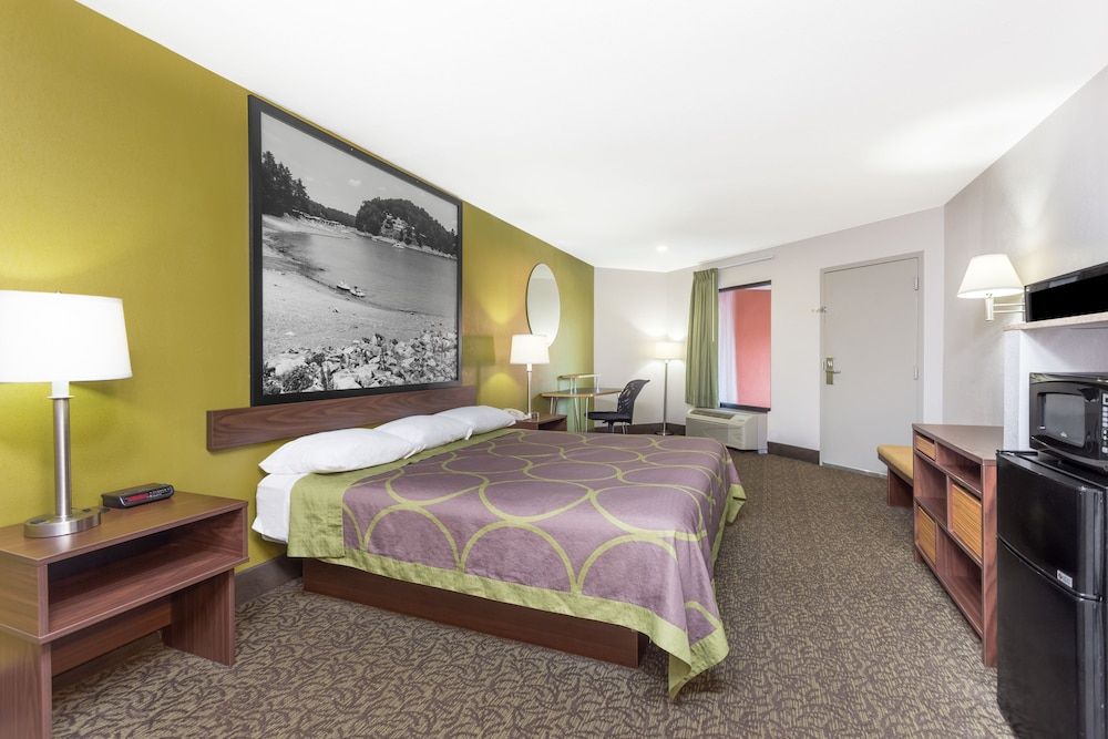 Room, 1 King Bed, Accessible, Smoking (Mobility)