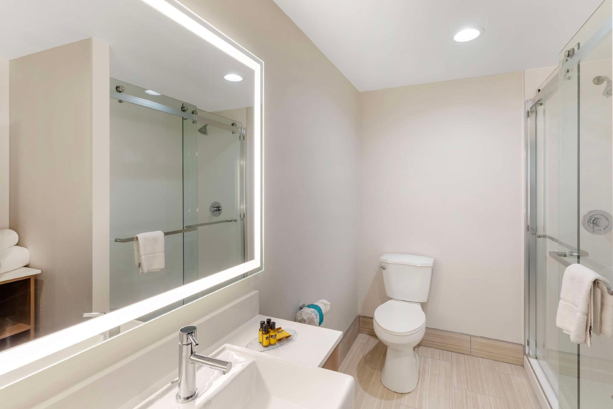 2 queen beds, nonsmoking