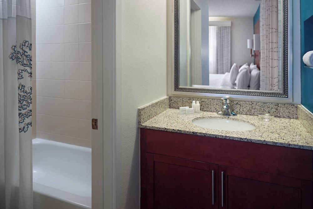 Residence Inn by Marriott Atlanta Airport North/Virginia Ave Suite, 2 Bedrooms 3