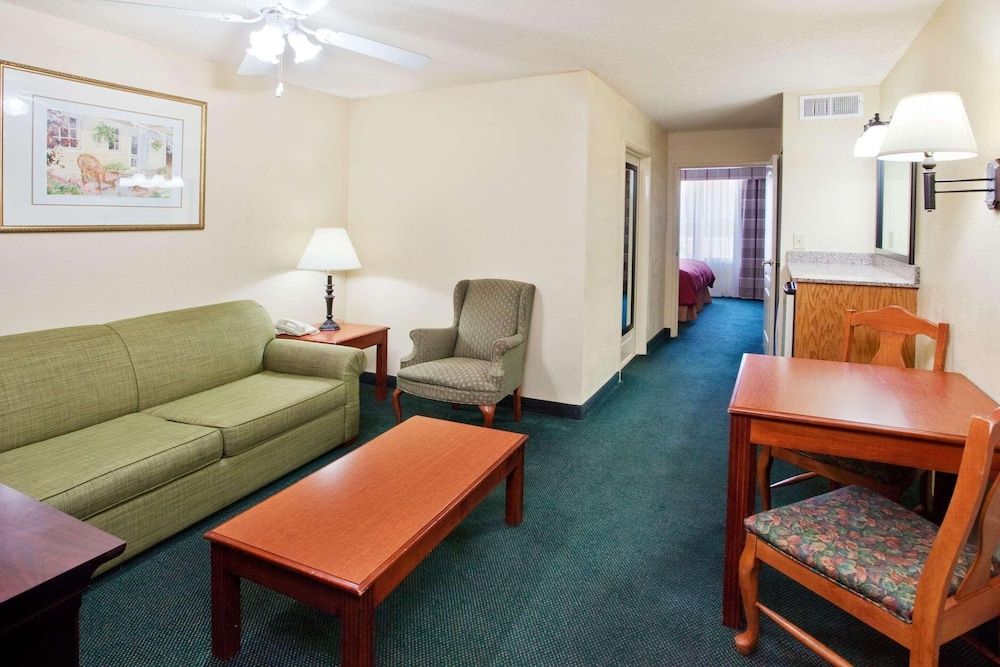 Suite, 1 Bedroom, Accessible, Non Smoking