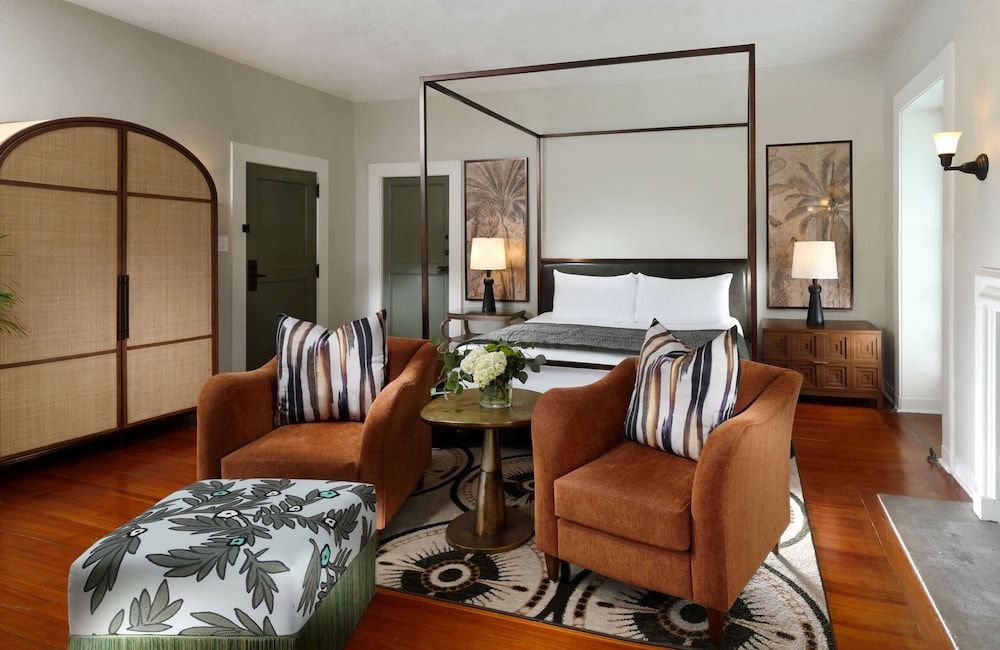 Deluxe Cottage, 1 King Bed (Crane)