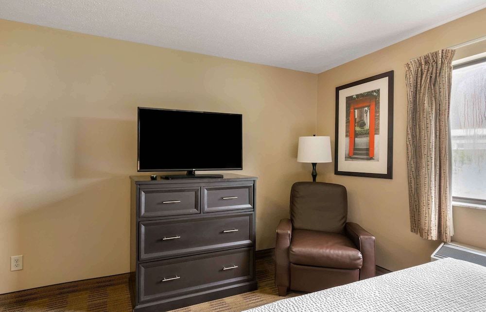 Extended Stay America Select Suites Atlanta Kennesaw Studio, 1 Queen Bed, Non Smoking 4