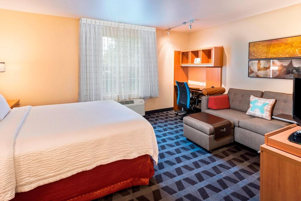 Studio, 1 Queen Bed with Sofa bed (Hearing Accessible)