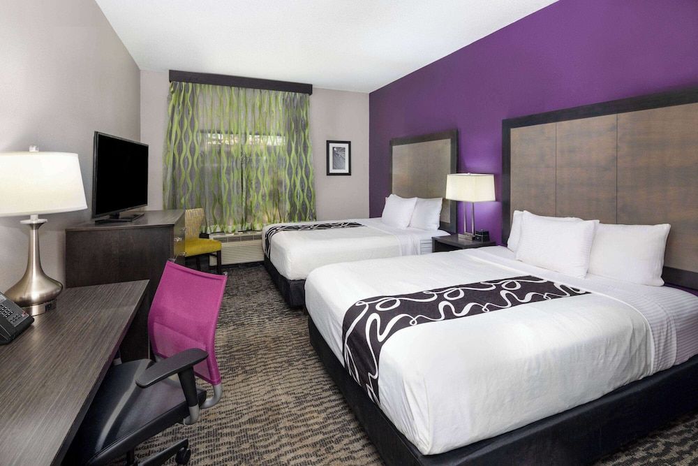 Room, 2 Queen Beds, Non Smoking