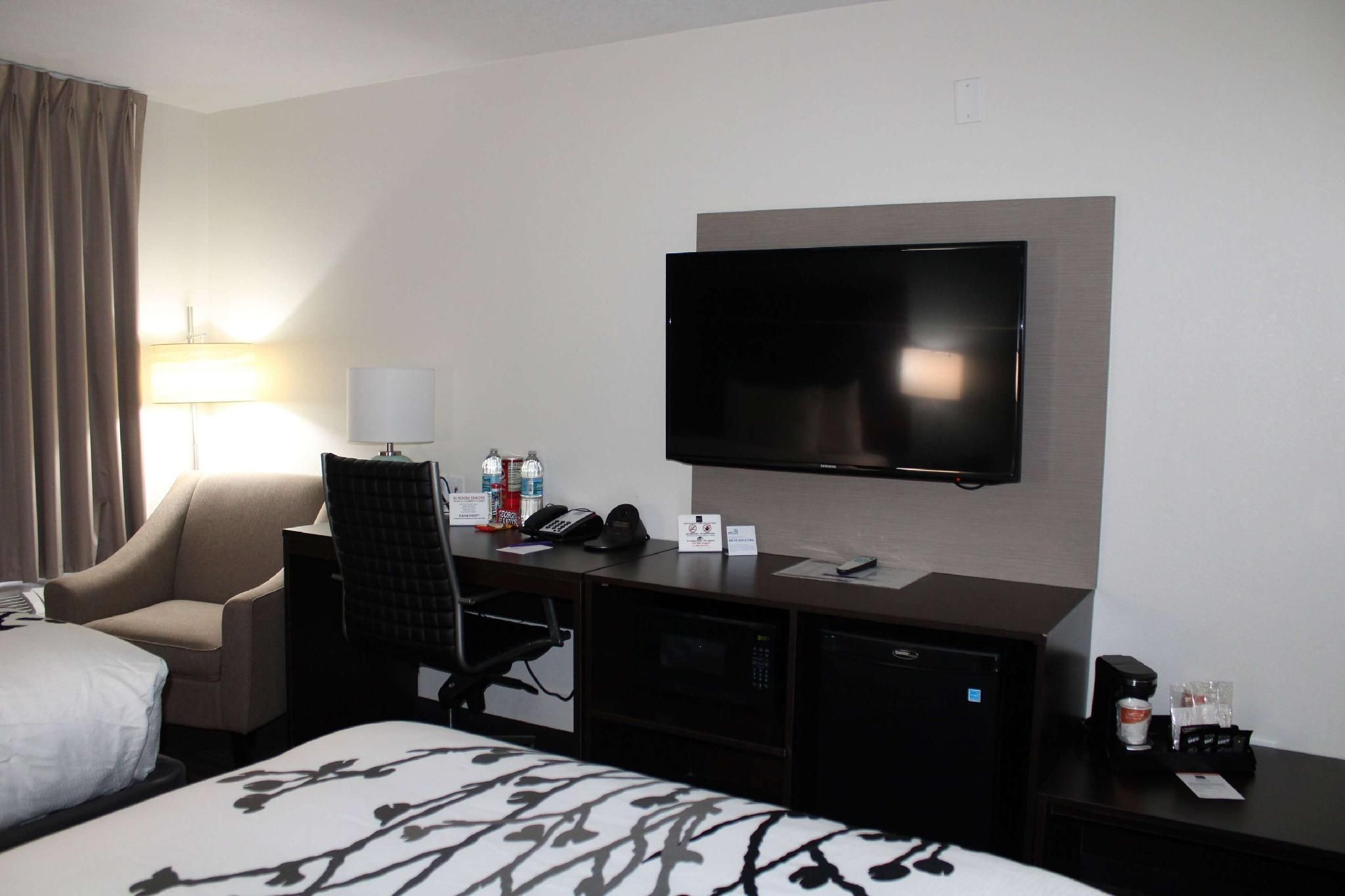 Wingate by Wyndham Kings Bay Naval Base / I-95 2 Queen Beds, Mobility Accessible Room, Roll-In Shower, Non-Smoking 2