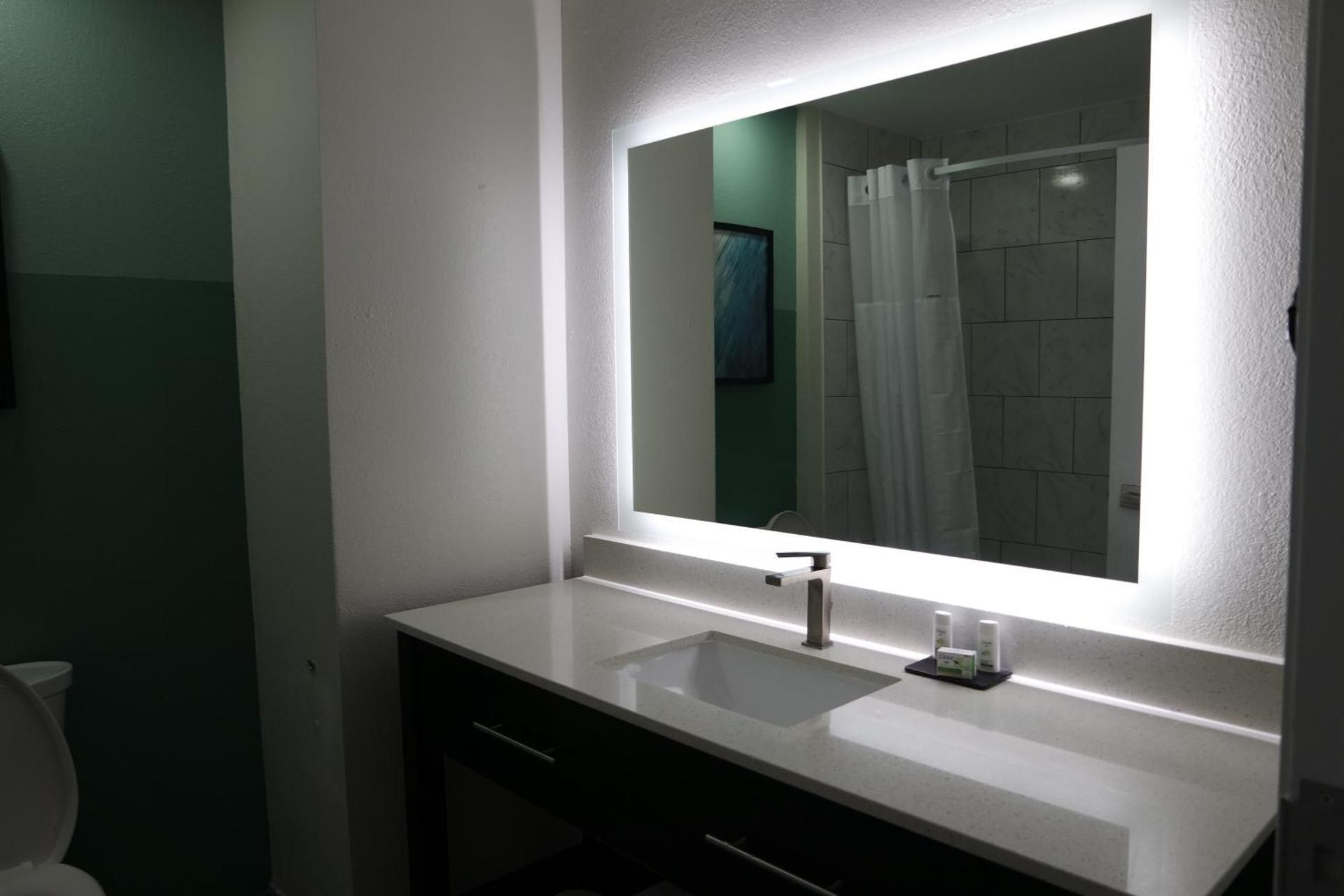 Wingate by Wyndham Kings Bay Naval Base / I-95 2 Queen Beds, Non-Smoking