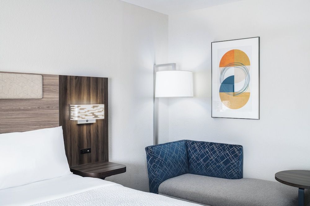 Standard Room, 1 King Bed, Accessible (Mobility)