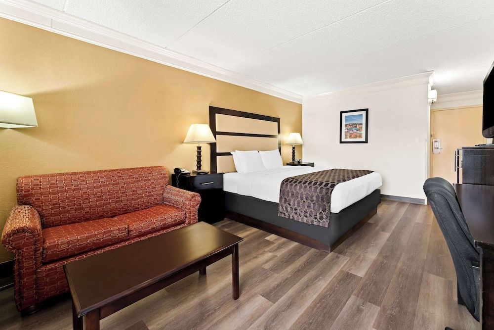 Standard Room, 1 King Bed, Non Smoking, Refrigerator & Microwave