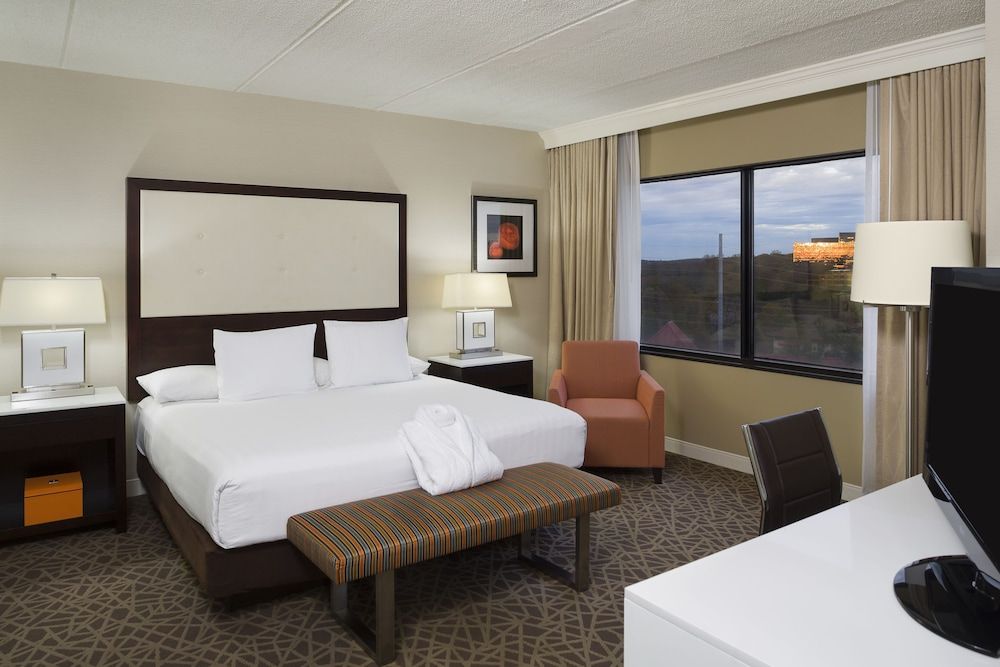 Regency, Suite
