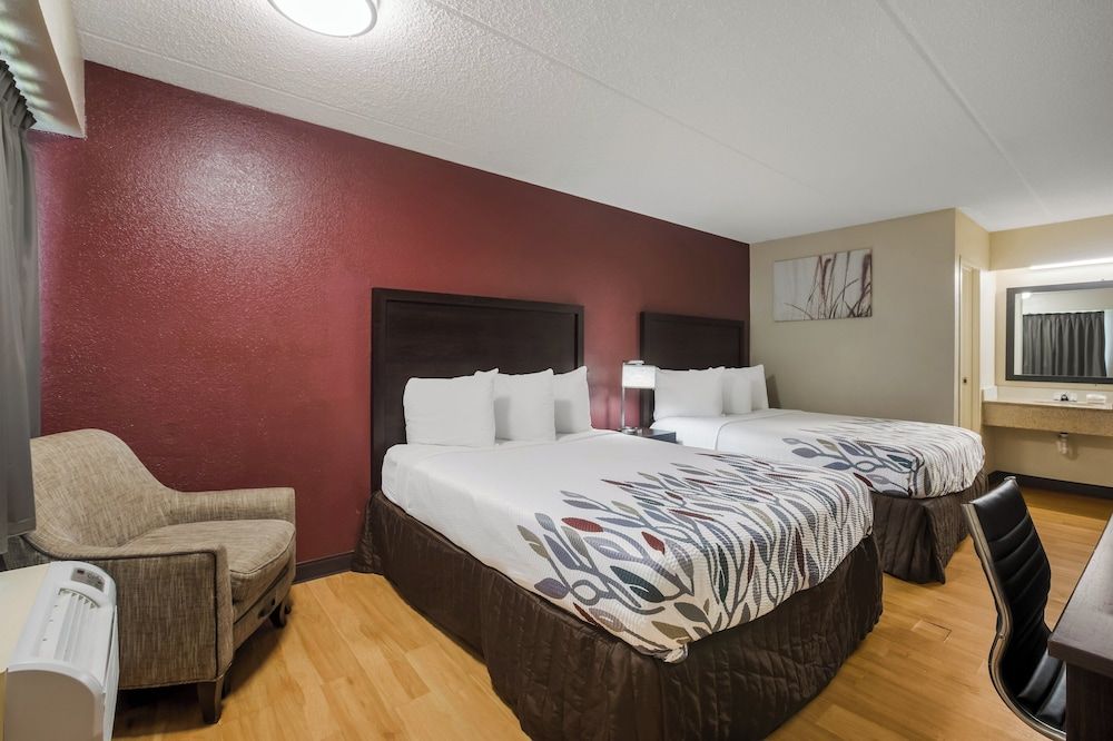 Deluxe Room, 2 Queen Beds, Smoking